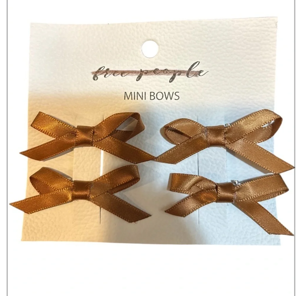 Free People Mini Bow Set NWT